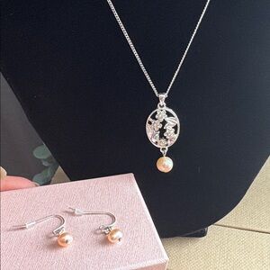 Vintage Avon Sunshine Freshwater Pearl Necklace and Drop Earrings ~ Gift Box 288